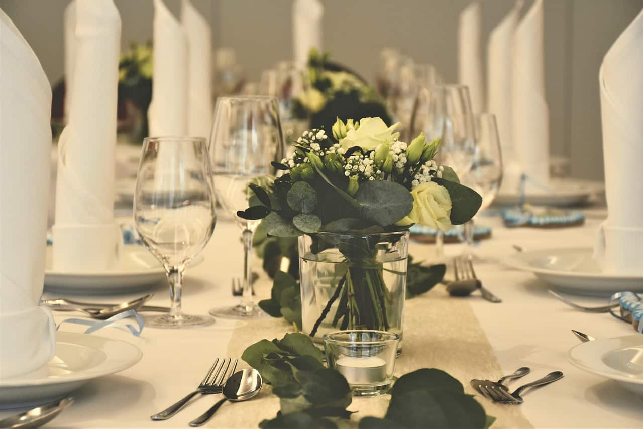 Centre de table mariage chic : décorer son centre de table façon chic